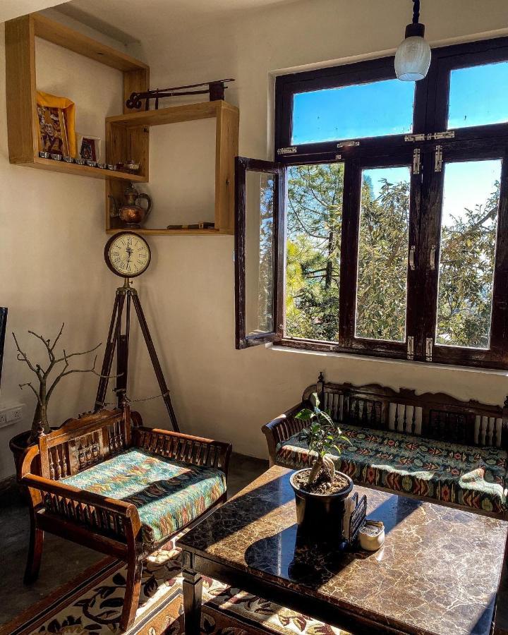 Redeem Cafe & Homestay Мак-Леод-Гейндж Экстерьер фото