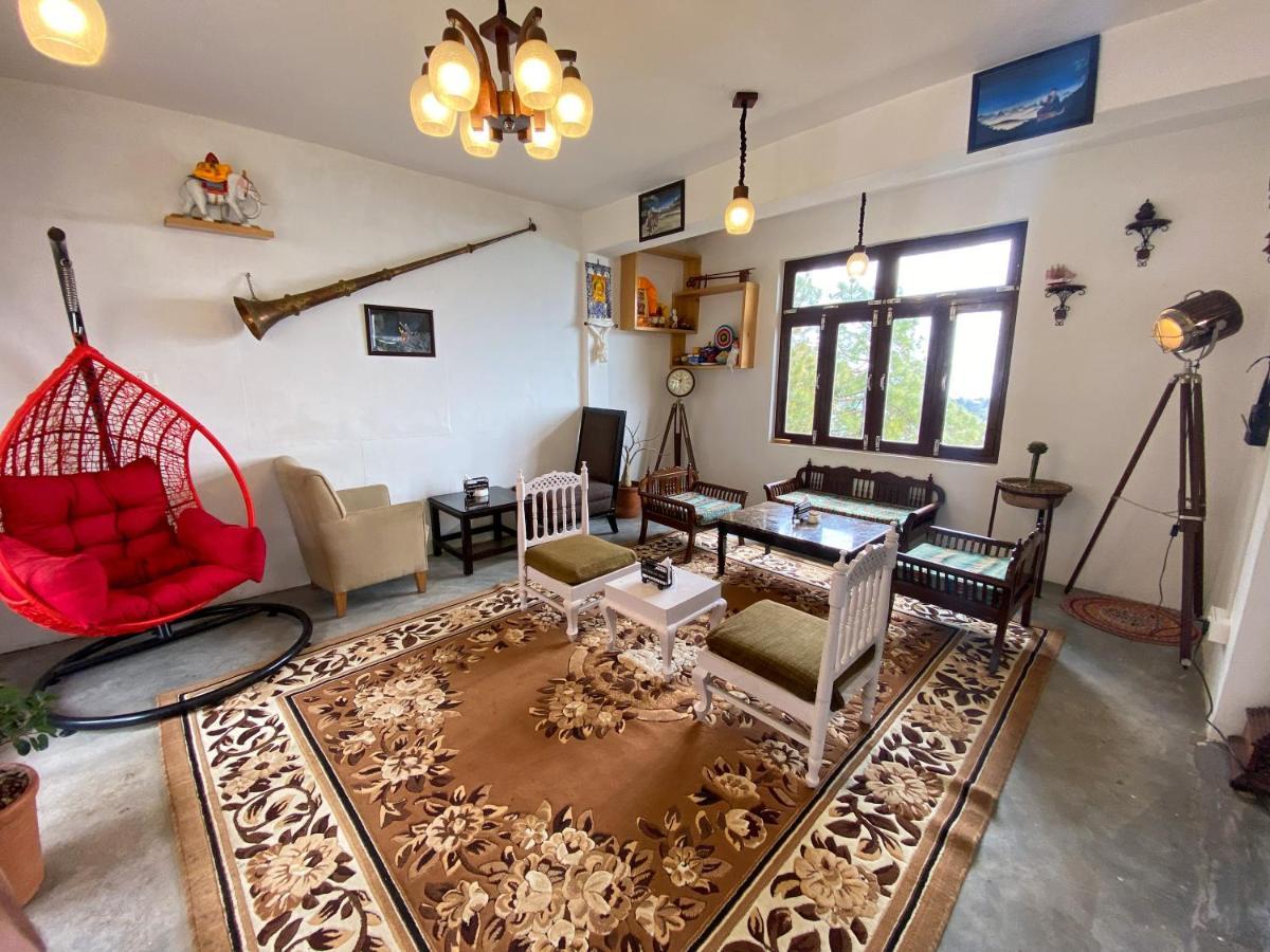 Redeem Cafe & Homestay Мак-Леод-Гейндж Экстерьер фото